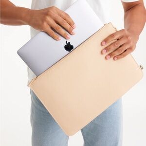 Beis, The Beisics laptop pouch